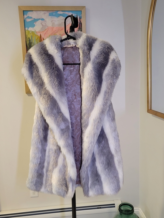 Soft Surroundings Jackets & Blazers - SOFT SURROUNDINGS Faux Fur Sleeveless Vest Coat Gray White Stripe Women's Size M